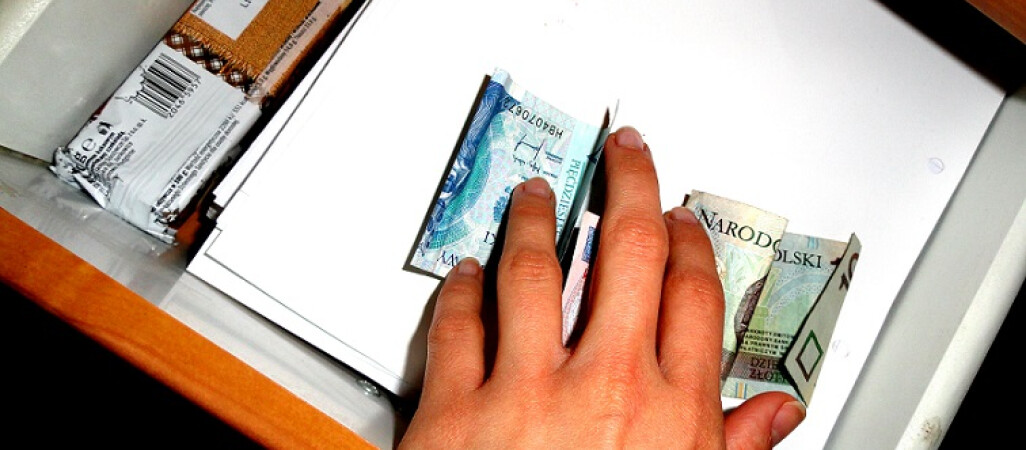 38-latek ukradł koledze 1600 złotych