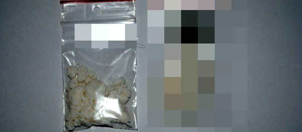 Marihuana i amfetamina w kuchennej szafce