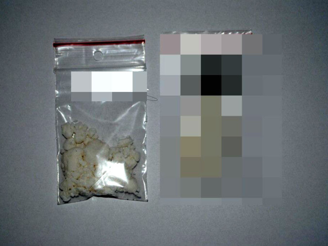 Marihuana i amfetamina w kuchennej szafce - grafika