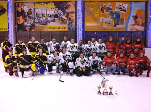 Siekiera z pucharem PLAH - grafika