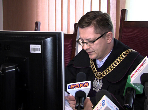 Bezwzględne więzienie za znęcanie się nad psem - grafika