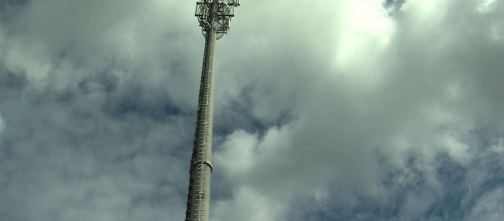 Masztu nie będzie. Na razie