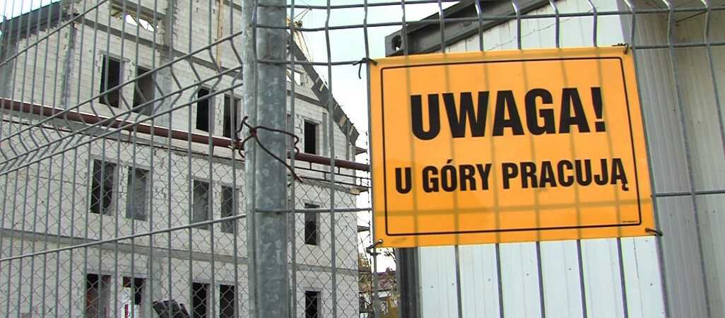 Już się mury pną do góry