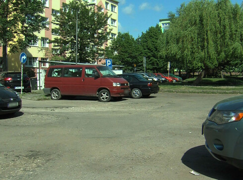 35 nowych miejsc parkingowych - grafika