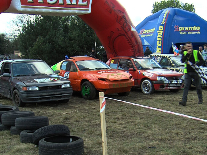 Złotowski wyścig wraków - grafika