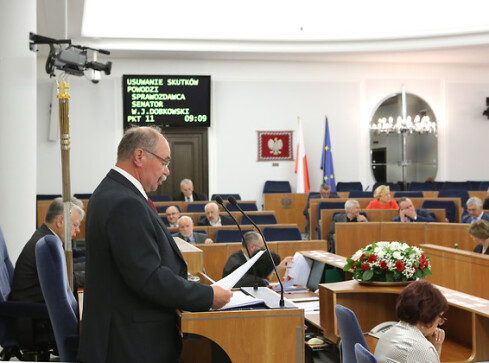 Ustawa przyjęta przez Senat - grafika