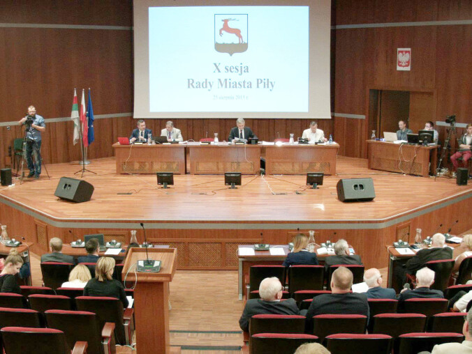 Rada miejska w Pile skończyła wakacje - grafika