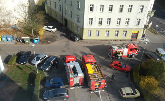 Strażacy przy wieżowcach. Co się działo na Dąbrowskiego?