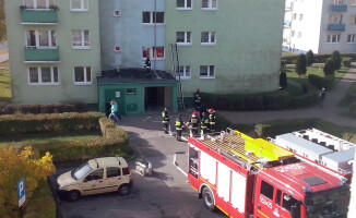 Strażacy przy wieżowcach. Co się działo na Dąbrowskiego?