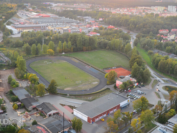 Powiat wyremontuje stadion przy Okrzei? - grafika