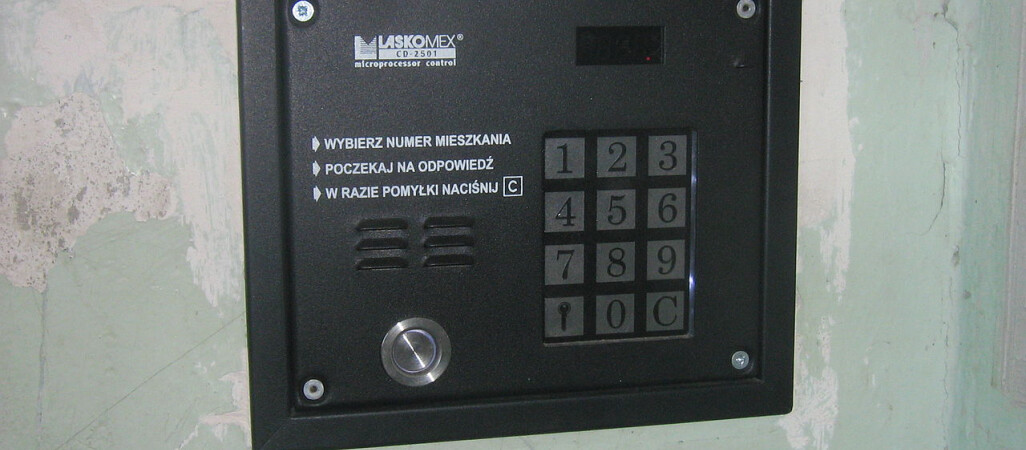 Spółdzielnia pozbawi dłużników domofonu
