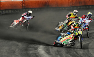 Polonia wciąż niepokonana u siebie