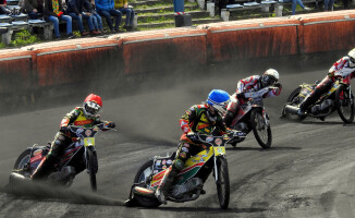 Polonia wciąż niepokonana u siebie