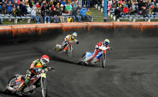 Polonia wciąż niepokonana u siebie