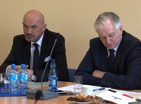 Wicepremier Gowin promował studia dualne - grafika