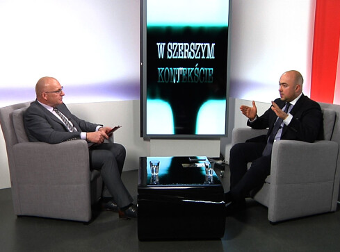 Sztandarowy  projekt PiS wszedł życie - grafika