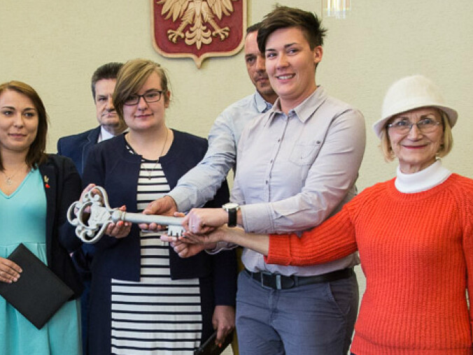 W Pile rządy przejęli studenci. Mają klucz do miasta - grafika