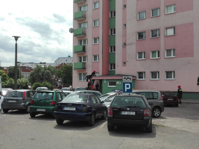24-latek wypadł z okna na Wojska Polskiego w Pile - grafika