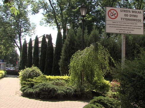 Władze Wałcza wyznaczyły strefę wolną od tytoniu - grafika