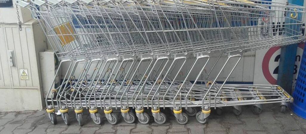 Zakupowe wózki na pilskim targowisku. Dobry pomysł?