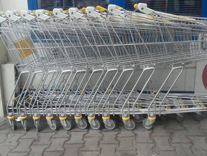 Zakupowe wózki na pilskim targowisku. Dobry pomysł? - grafika