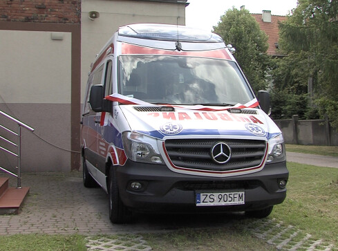 Wałcz z nową karetką za ponad pół miliona - grafika