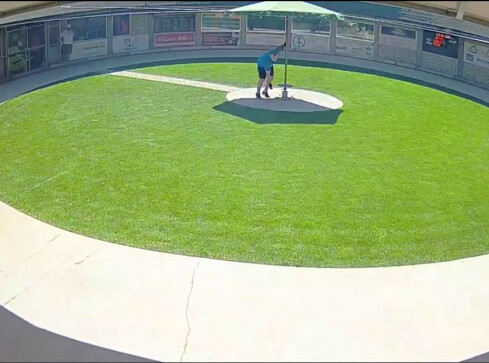 Trwają mistrzostwa modeli samochodów prędkich - grafika