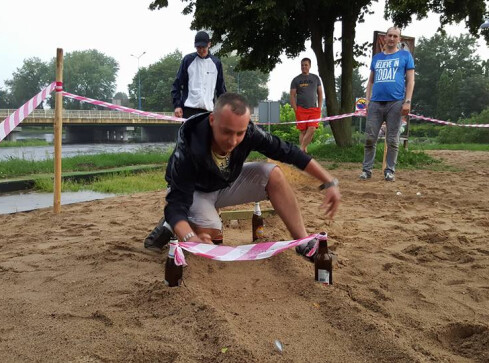 Zagrali w kapsle - zawodowo! - grafika