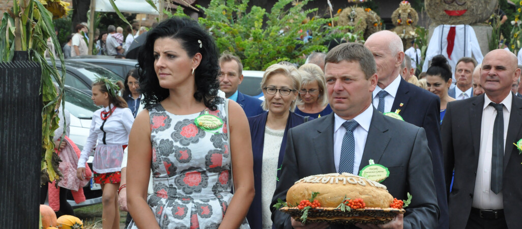 Na dożynkach powiatowych świętowano z rolnikami