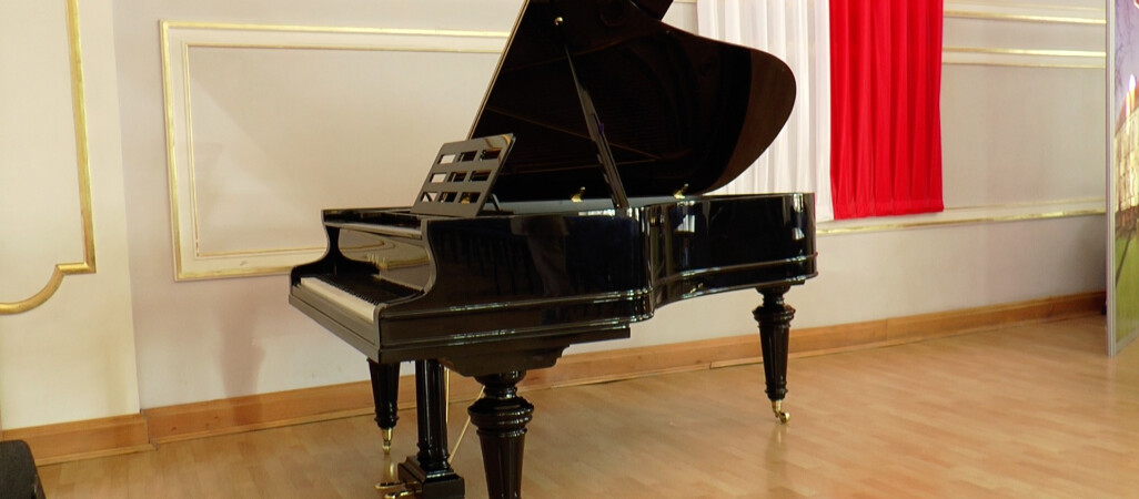 Fortepian jak nowy