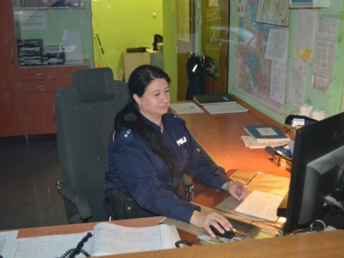 Policjantka uratowała życie dziewczynce - grafika