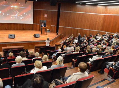 Uniwersytet Trzeciego Wieku z nową siedzibą - grafika