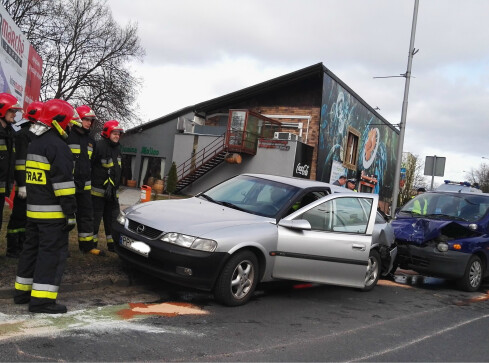 Wypadek na rondzie pod Molino w Pile - grafika