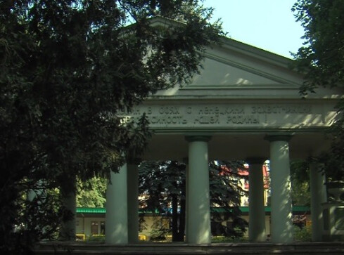 Mauzoleum będzie przeniesione [Prima aprilis] - grafika