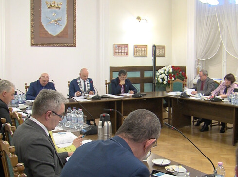 Skończą się maratony sesyjne w Wałczu? - grafika