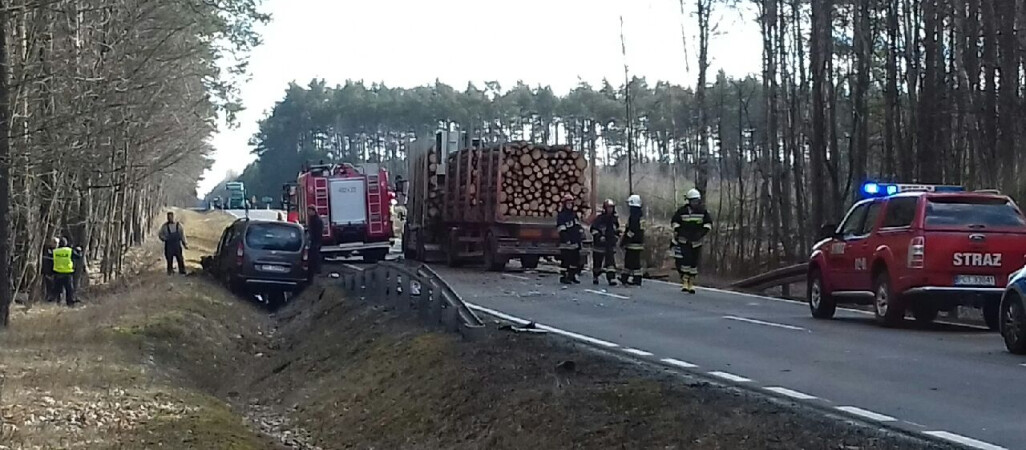Wypadek za Trzcianką. Zderzyły się cztery samochody