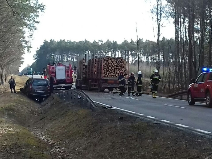Wypadek za Trzcianką. Zderzyły się cztery samochody - grafika