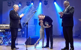 Józef Skrzek wystąpił dla Kingi, która potrzebuje dłoni