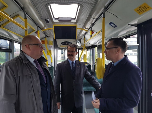 W miejskich autobusach będzie strefa malucha - grafika