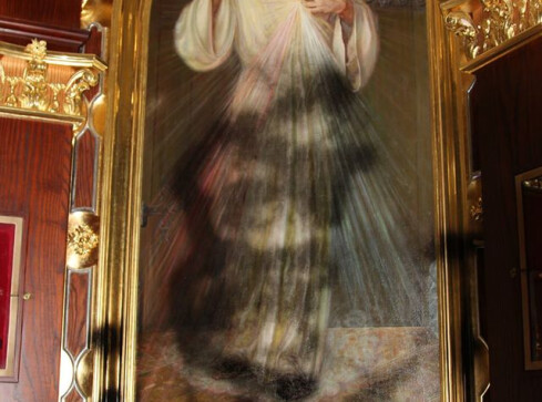 Wandal zniszczył obraz w kościele [aktualizacja] - grafika