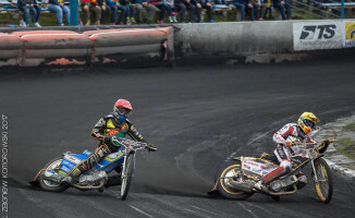 Polonia zwycięża w meczu na szczycie. Nowy lider