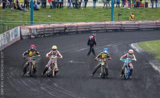 Polonia zwycięża w meczu na szczycie. Nowy lider