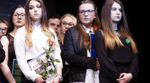 Zakończenie roku szkolnego 3 klasy w krzyskim liceum - grafika