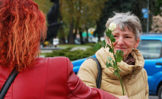 KOD rozdawał "symbol nienawiści i głupoty"