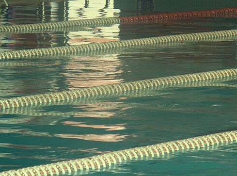 Pływalnia kosztem dróg i chodników - grafika