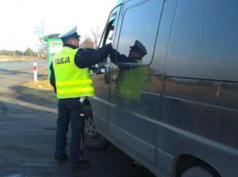 1200 policjantów na drogach - grafika