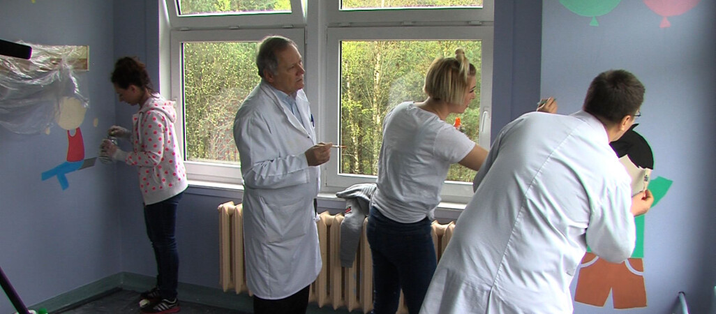 "Matki Wariatki" malują szpital w Pile