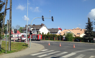 W Pile karetka zderzyła się z osobówką. Zmarł pacjent