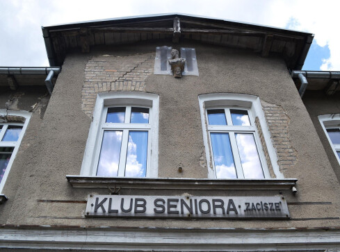 Klub Seniora do remontu - grafika