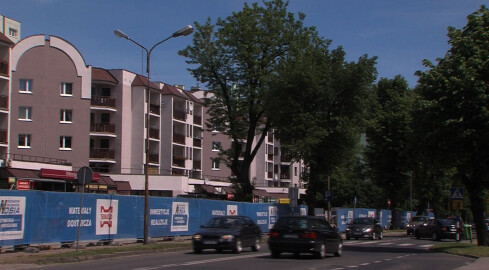 Gniazdo sroki blokuje remont - grafika